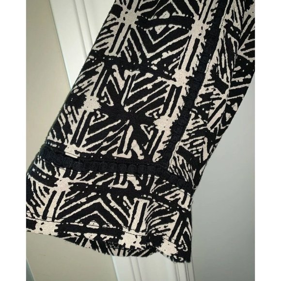Lucky Brand Hatch Print Top Blouse Women’s Sz MEDIUM Black Ivory Crochet Trim - Picture 5 of 11